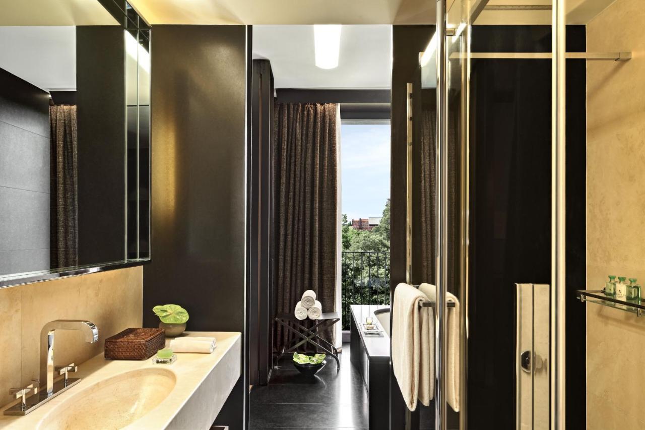 One-Bedroom Junior King Suite Garden View
