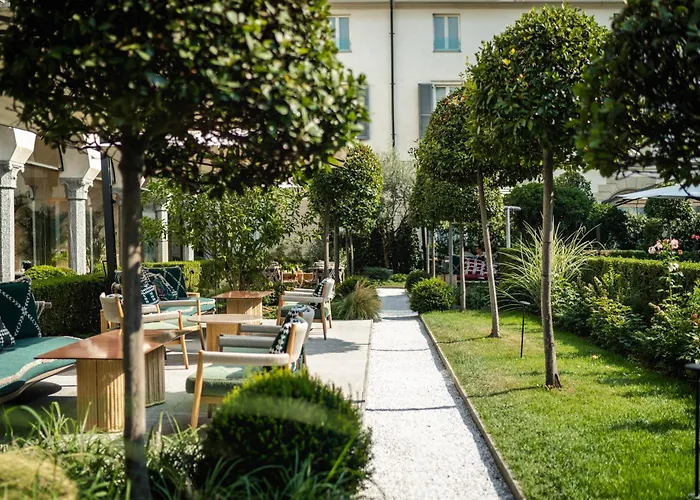 Milan 5 Star HotelsFour Seasons